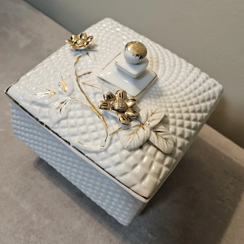 Tilso, Japan Handpainted Dresser Dish With Lid White Gold Vintage Trinket Box